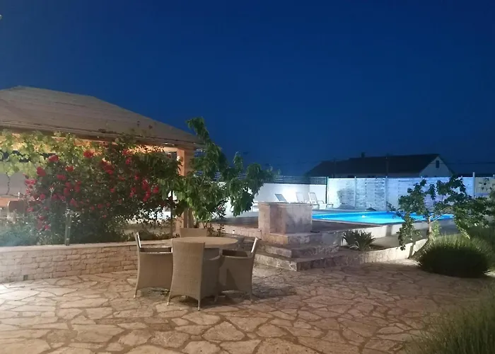 Σπίτι διακοπών 4 Bedroom Gorgeous In Lisicic *