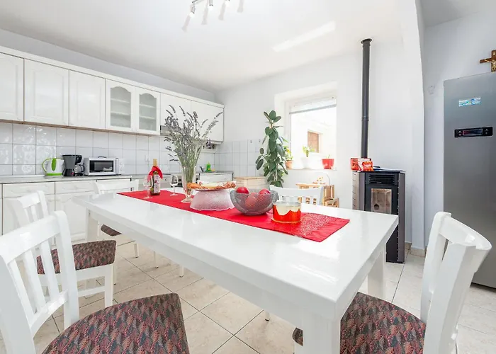 4 Bedroom Gorgeous In Lisicic Σπίτι διακοπών Lisicici