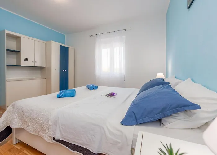 Σπίτι διακοπών 4 Bedroom Gorgeous In Lisicic Lisicici