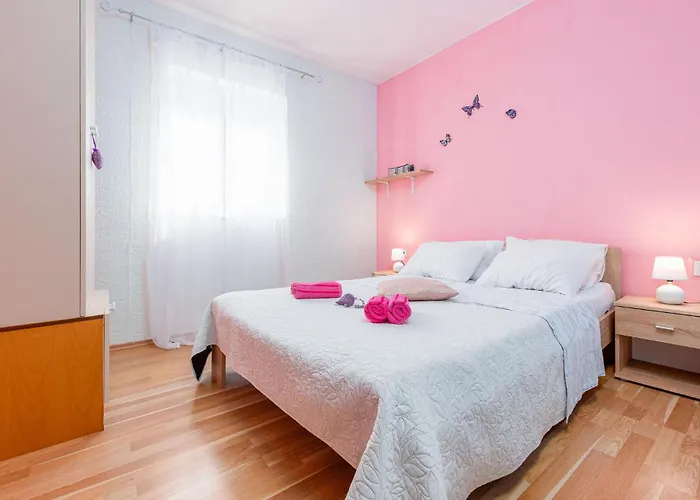 4 Bedroom Gorgeous In Lisicic Σπίτι διακοπών Lisicici