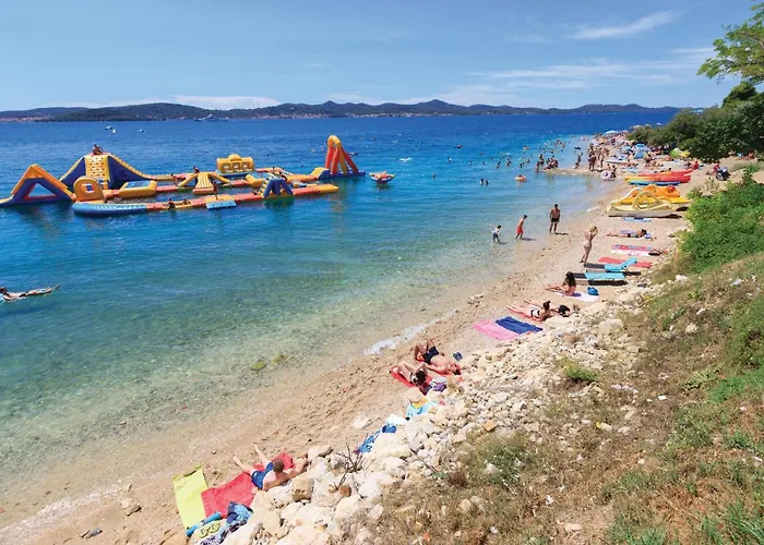 4 Bedroom Gorgeous In Lisicic Σπίτι διακοπών