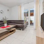 Gorgeous In Lisicic Holiday home