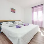 Gorgeous In Lisicic Holiday home *