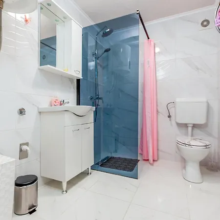 Holiday home Amazing In Lisicic With Outdoor Swimming Pool Lisicici