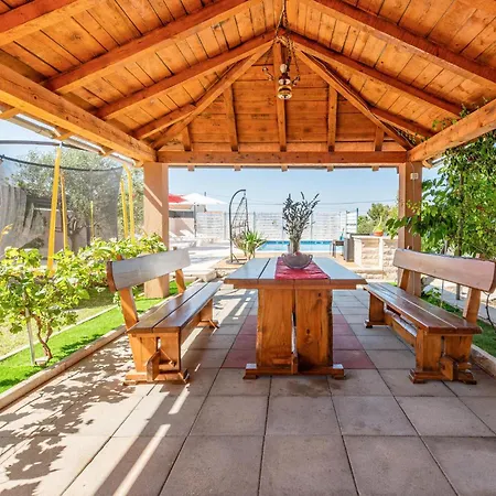 Holiday home Amazing In Lisicic With Outdoor Swimming Pool