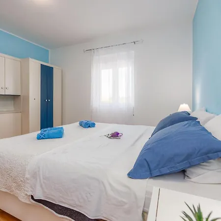 Holiday home Amazing In Lisicic With Outdoor Swimming Pool Lisicici