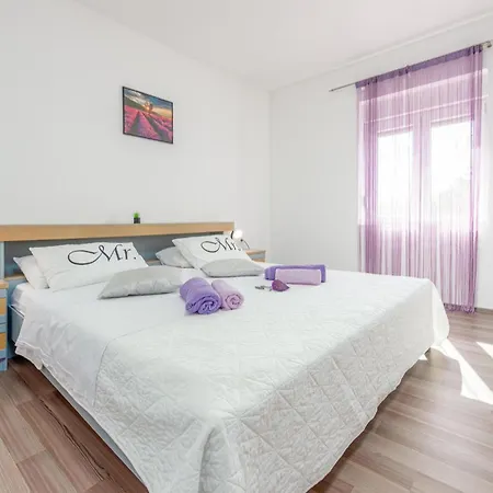 Amazing In Lisicic With Outdoor Swimming Pool Holiday home *